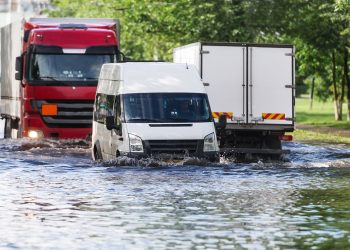 Emergency Preparedness for Flash Floods, Blizzards, and Sandstorms: Surviving Nature’s Fury