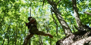 Young People Learning Bushcraft to Manage Anxiety in Uncertain Times