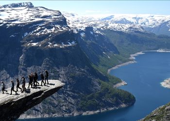The Giant Stones of Norway: Nature’s Marvels and Geological Wonders