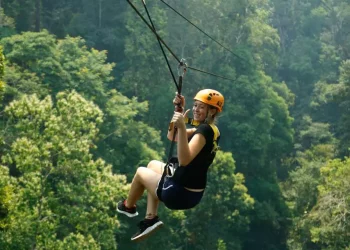 Extreme Adventures in the Tropical Rainforest: A Journey into Nature’s Heart