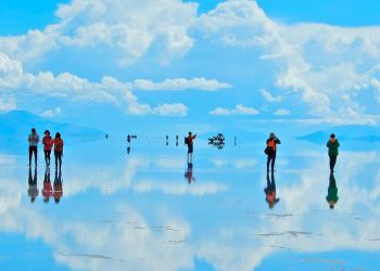 Salar de Uyuni: The Mirror Sky of Bolivia’s Majestic Salt Flats
