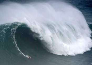 The Nazaré 100-Foot Wave Challenge: Conquering the Giants of Portugal